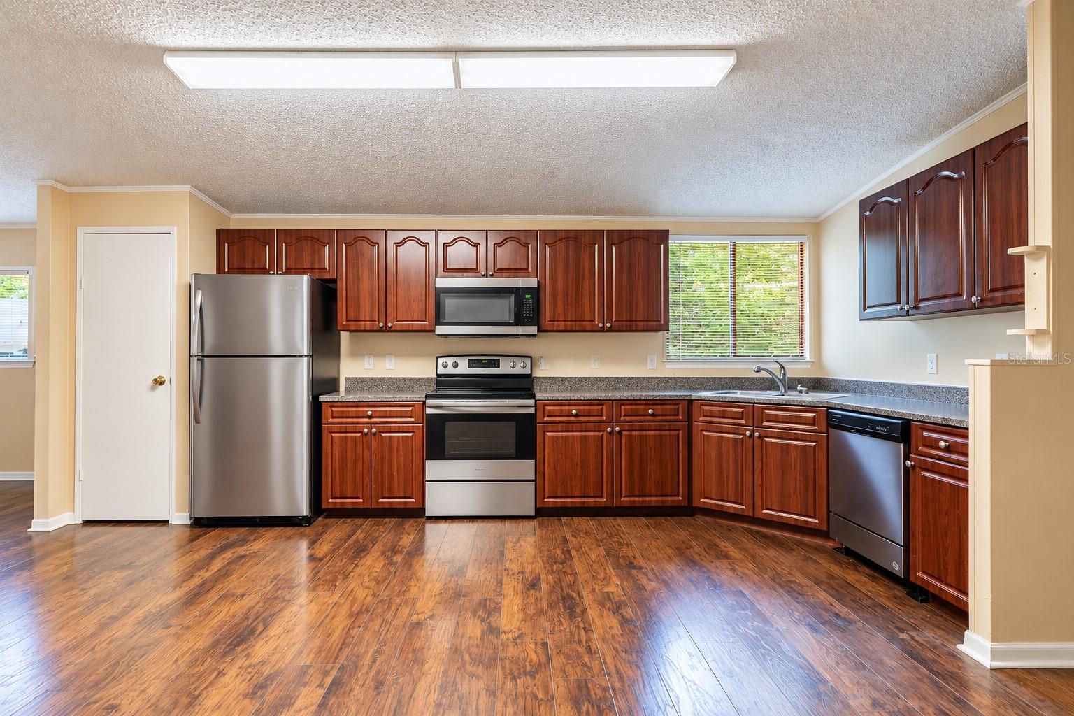 1215 E 149TH AVE