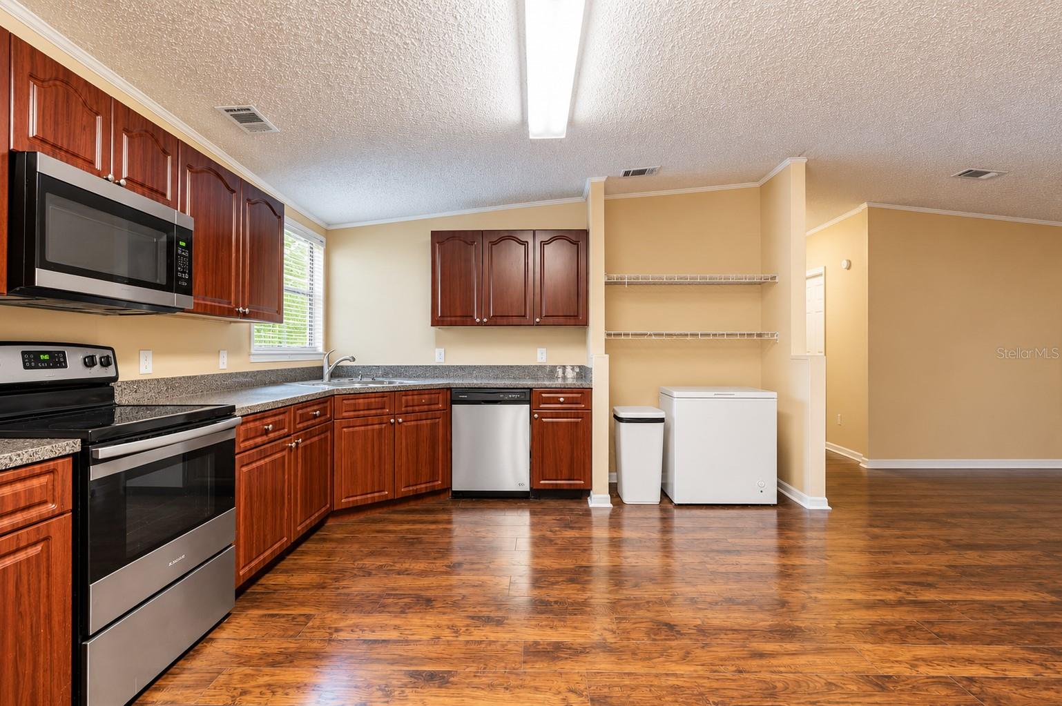 1215 E 149TH AVE