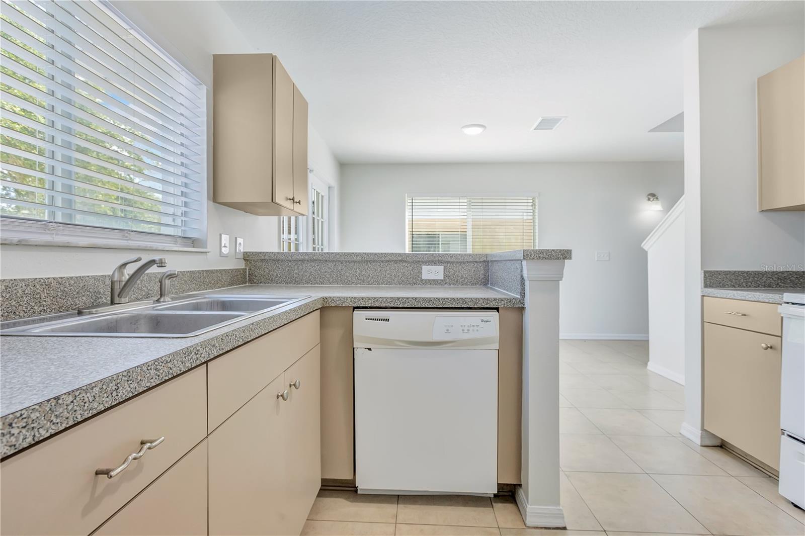 10332 SUMMERVIEW CIR
