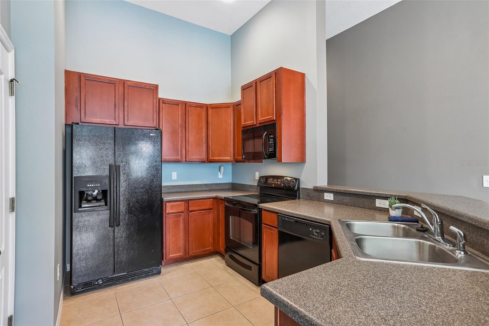 7703 RED MILL CIR