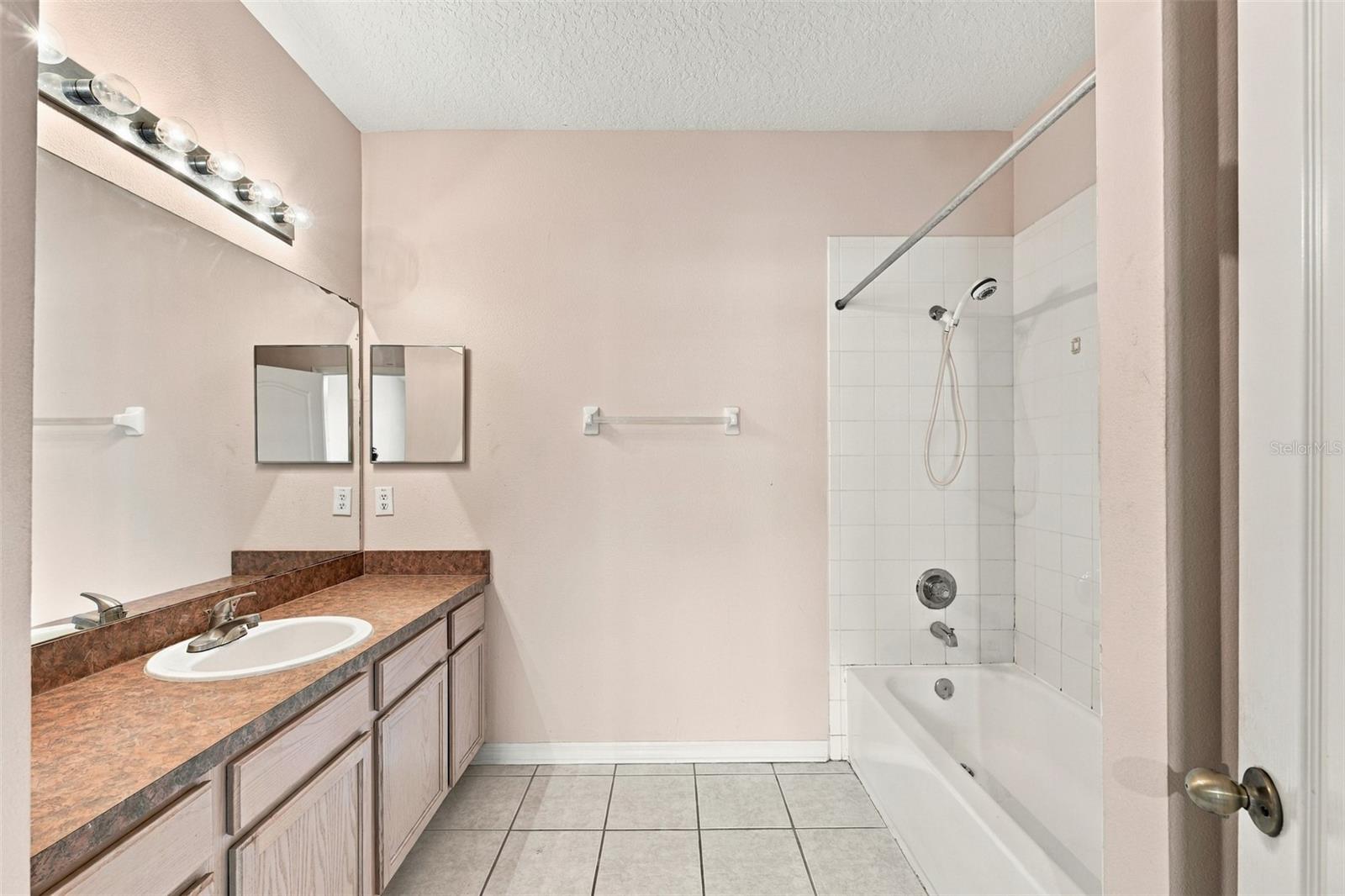 3463 HIGH HAMPTON CIR