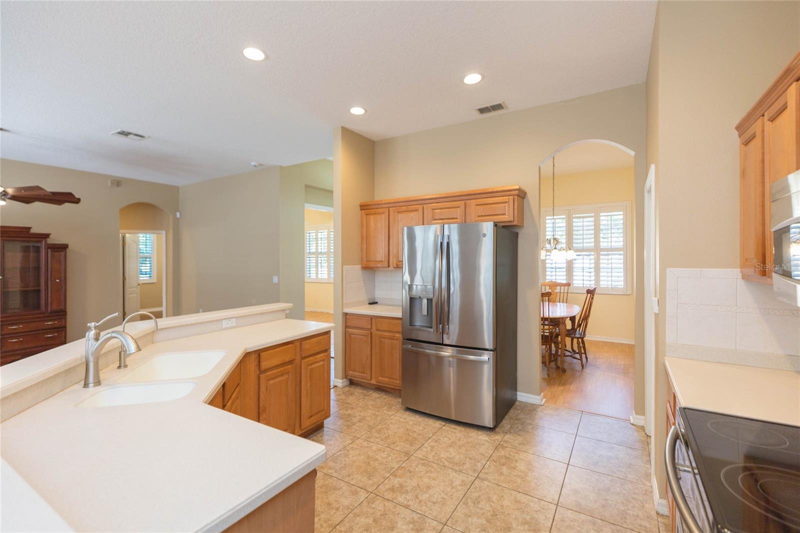 11730 LAKEVIEW DR