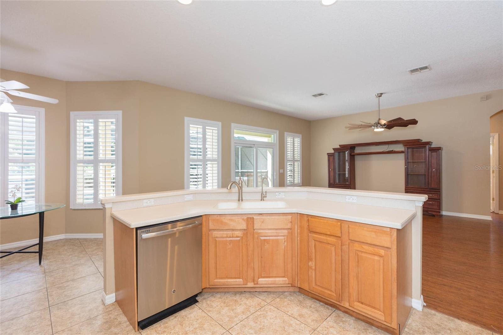 11730 LAKEVIEW DR