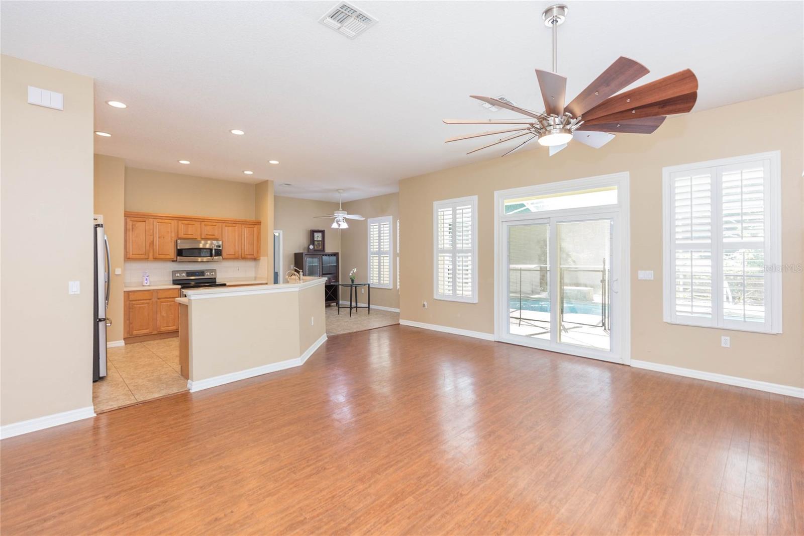 11730 LAKEVIEW DR