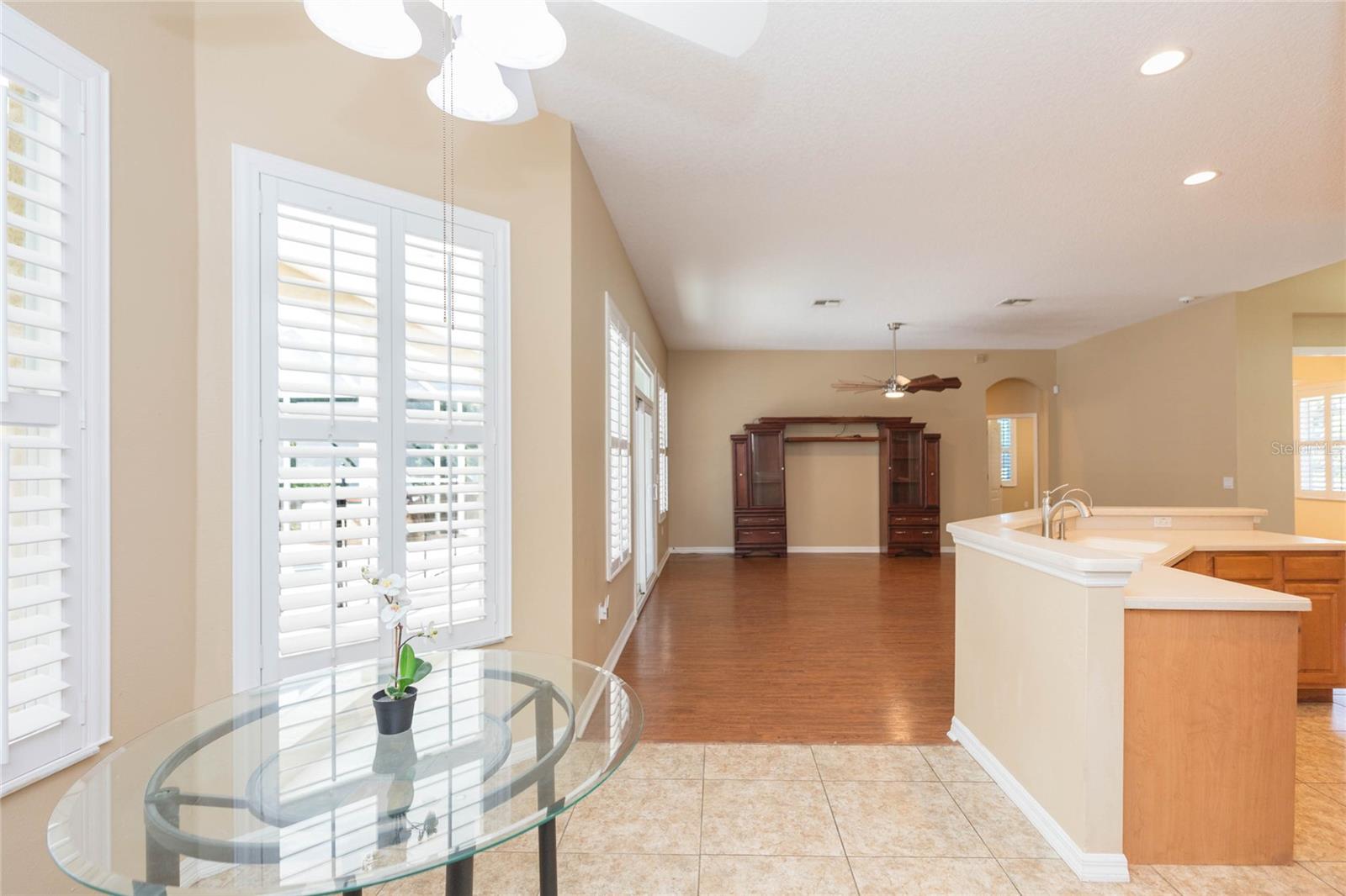 11730 LAKEVIEW DR
