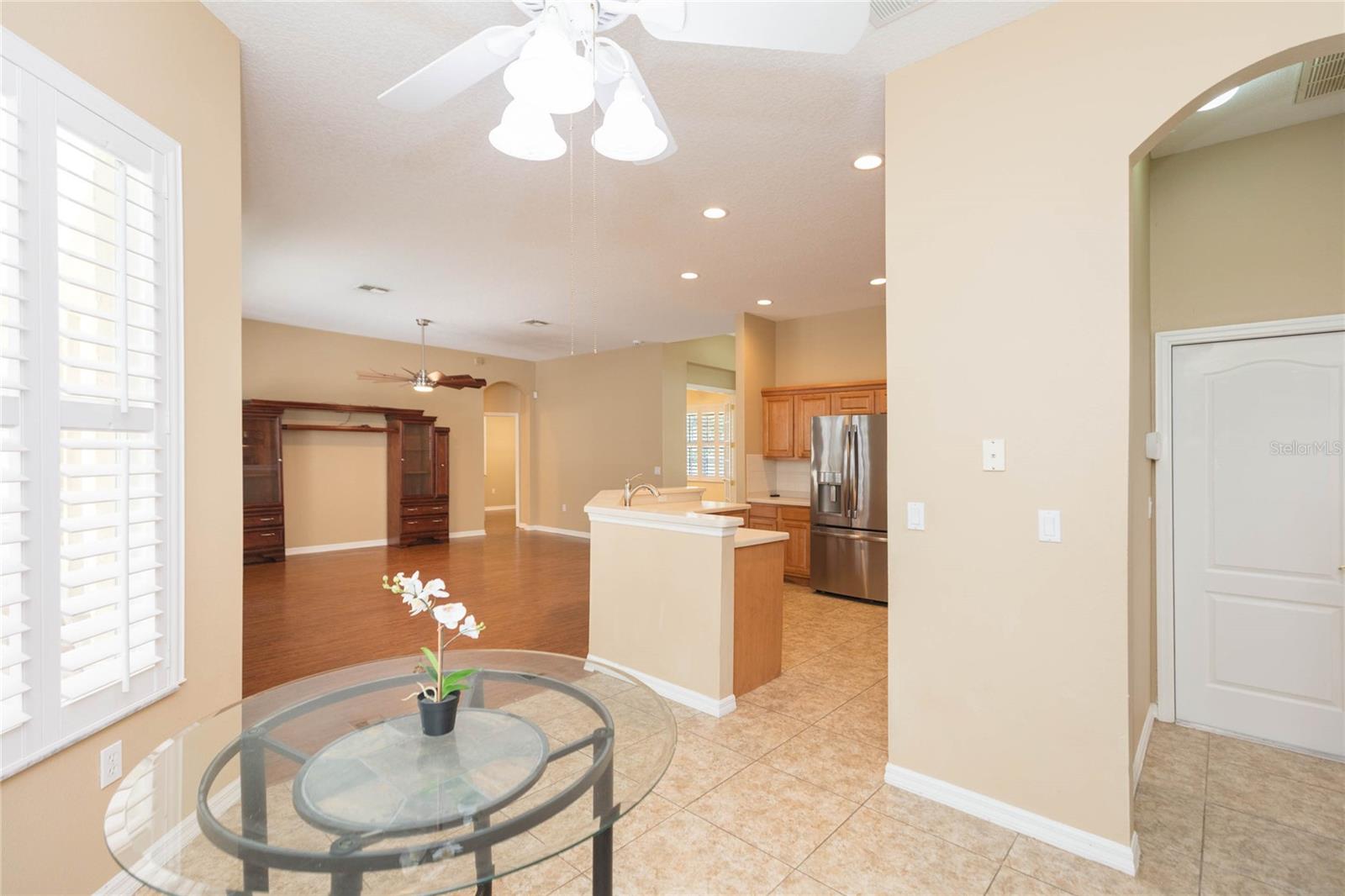 11730 LAKEVIEW DR