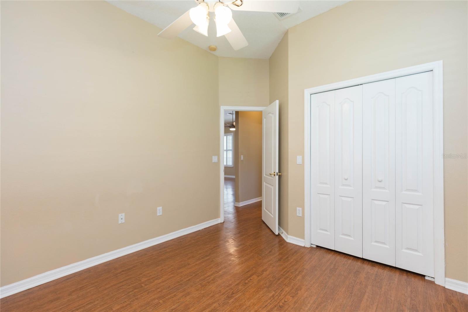 11730 LAKEVIEW DR