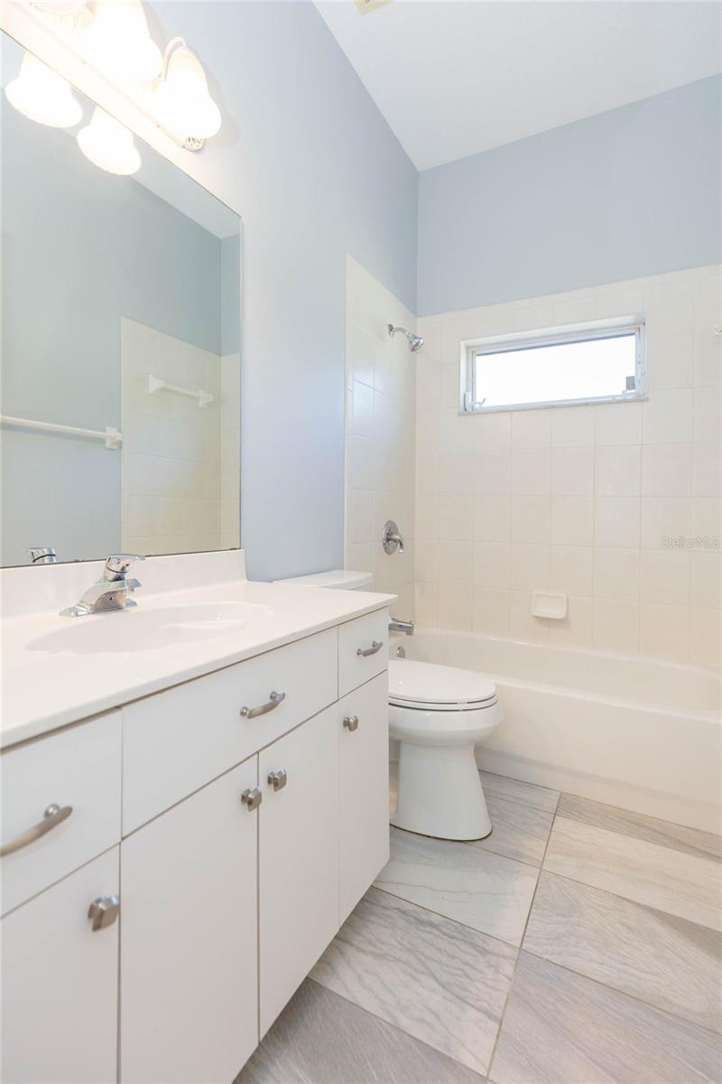 11730 LAKEVIEW DR