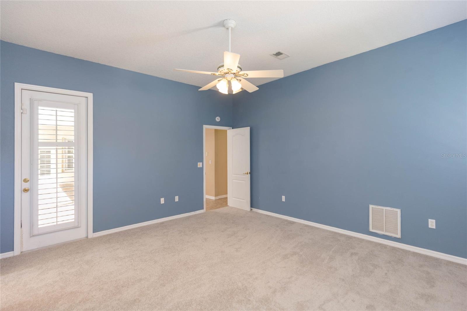 11730 LAKEVIEW DR