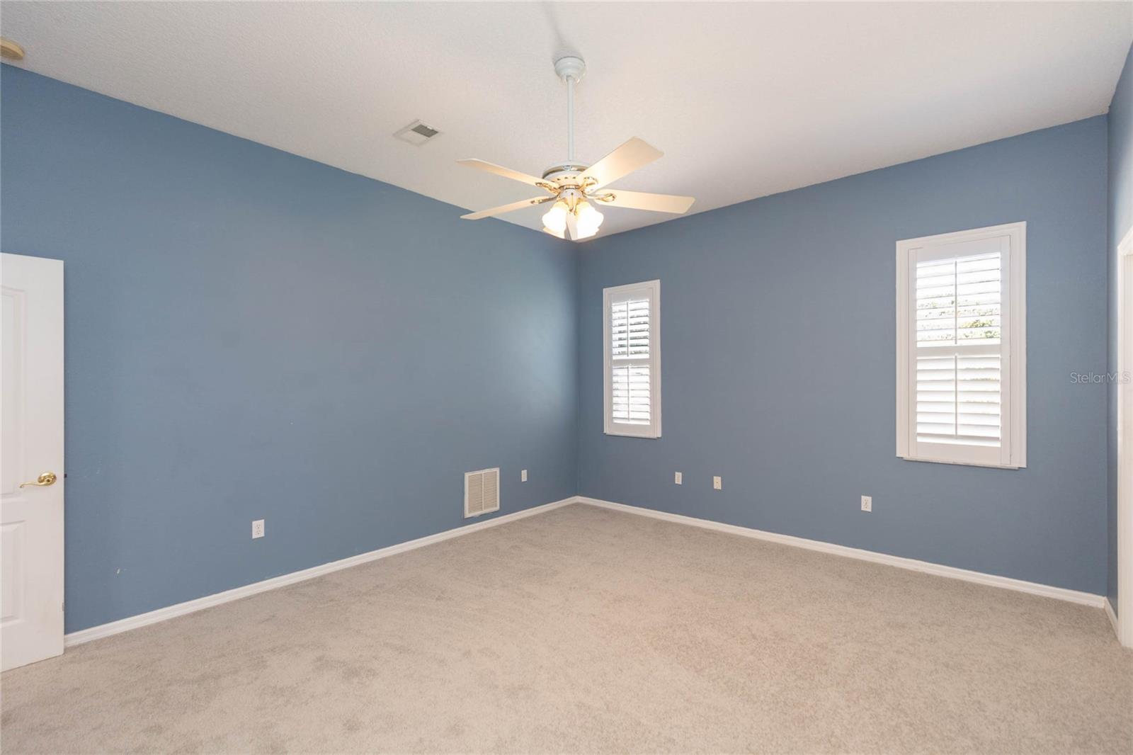 11730 LAKEVIEW DR