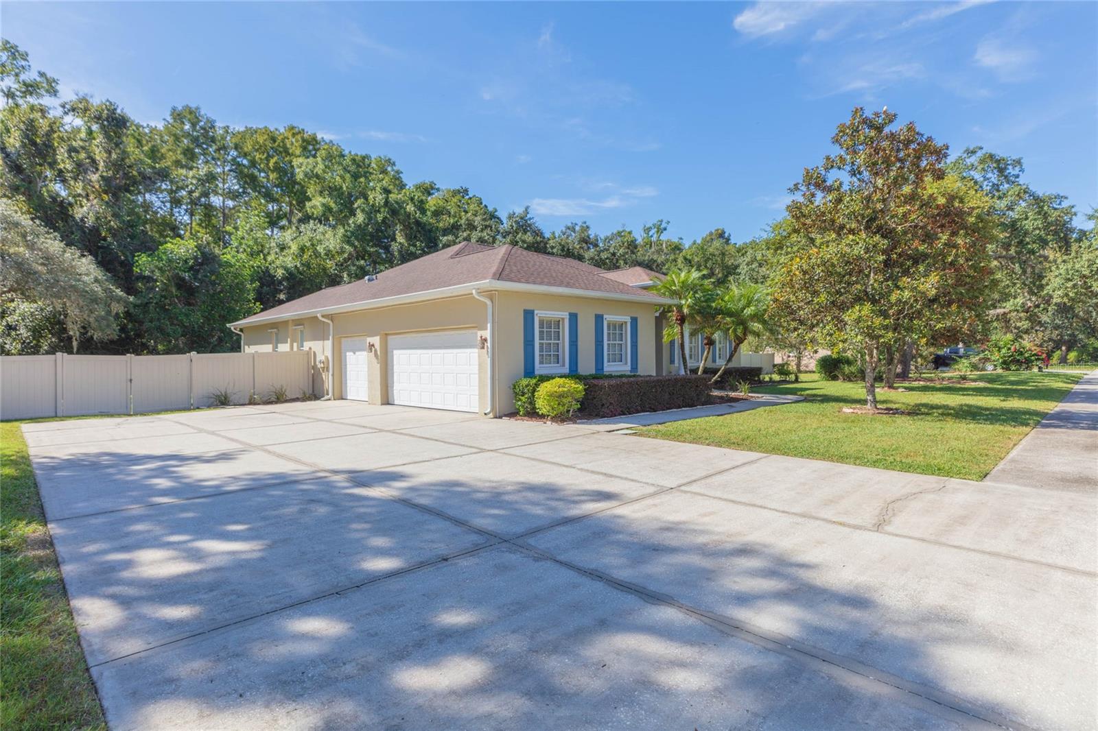 11730 LAKEVIEW DR