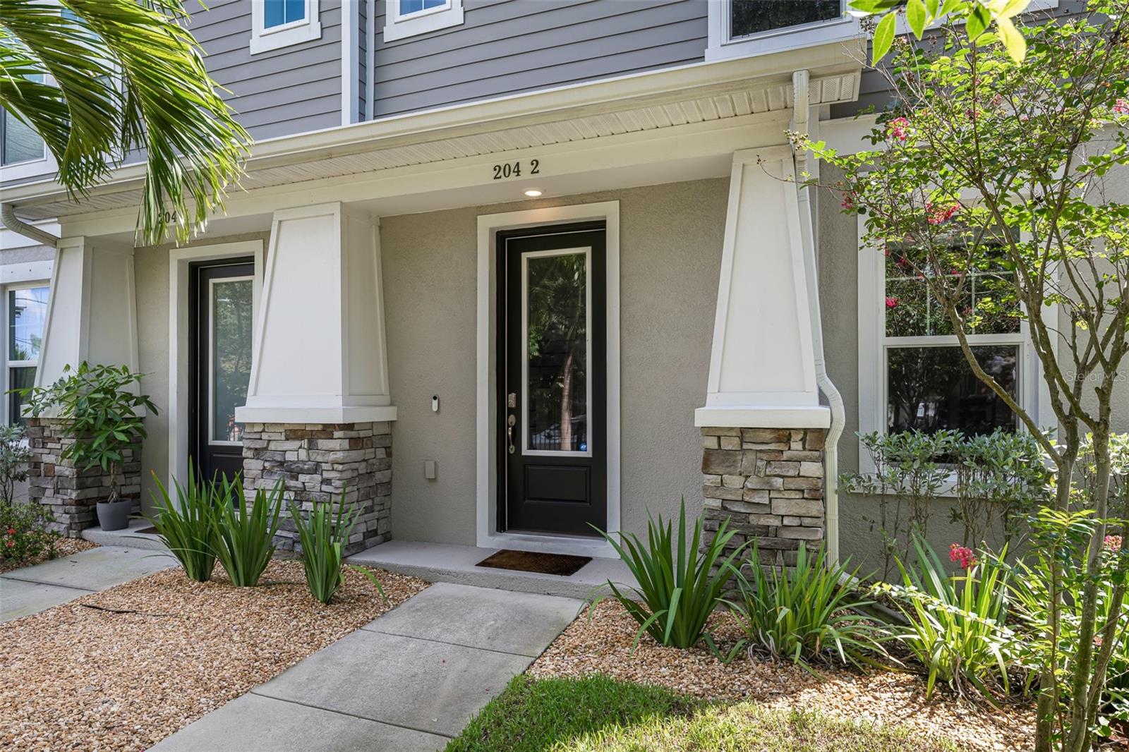 204 S ALBANY AVE #2