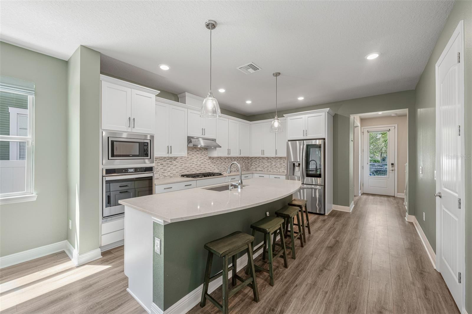 204 S ALBANY AVE #2