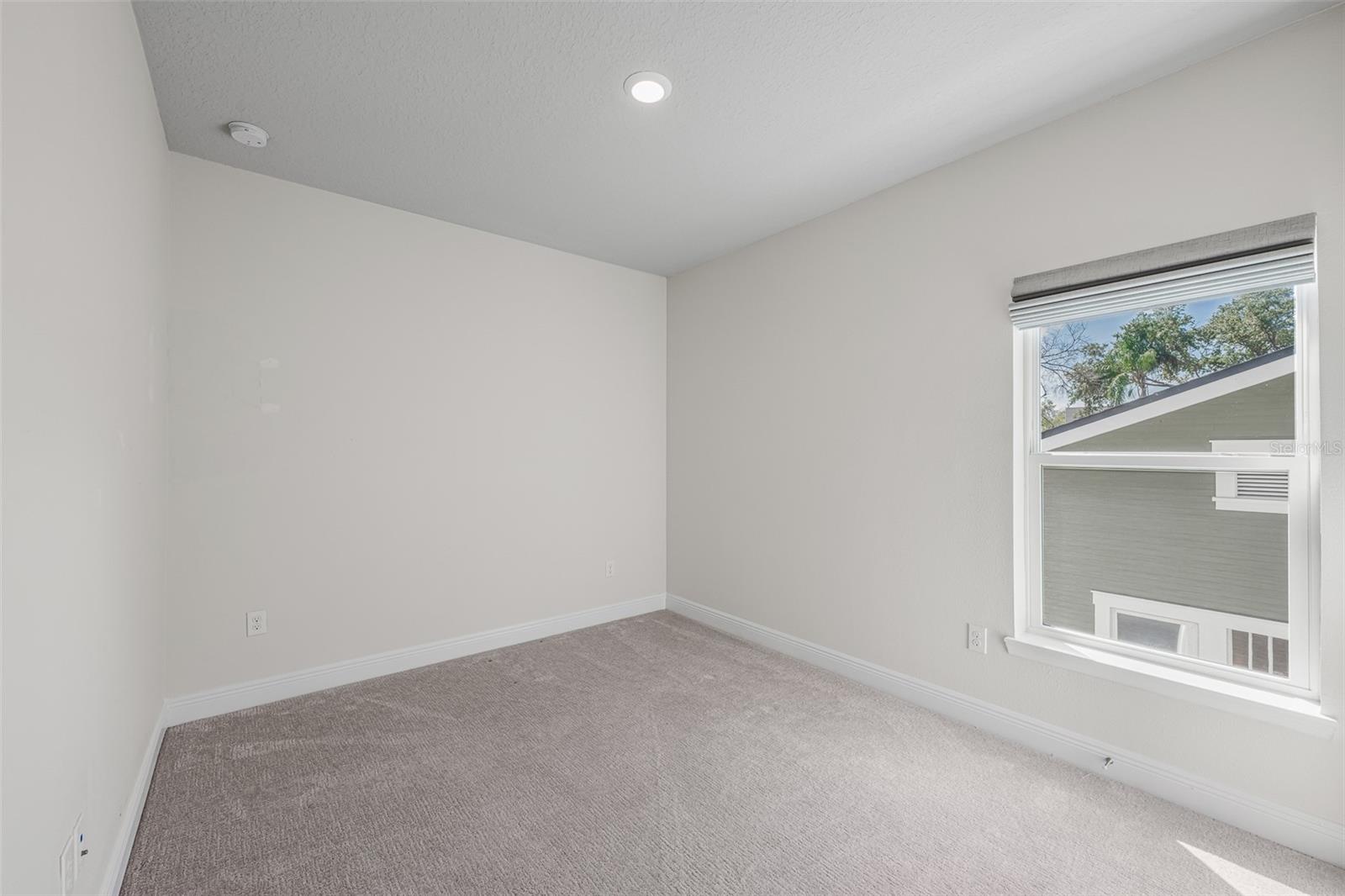 204 S ALBANY AVE #2