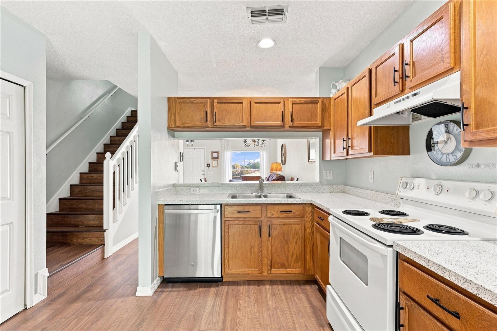 1339 COSTA MESA DR