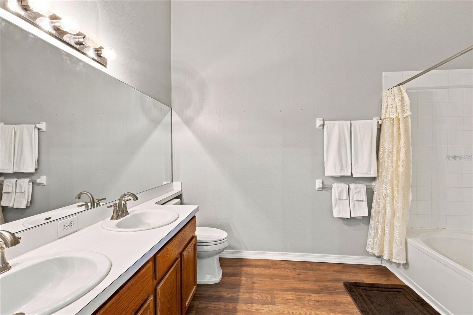 1339 COSTA MESA DR