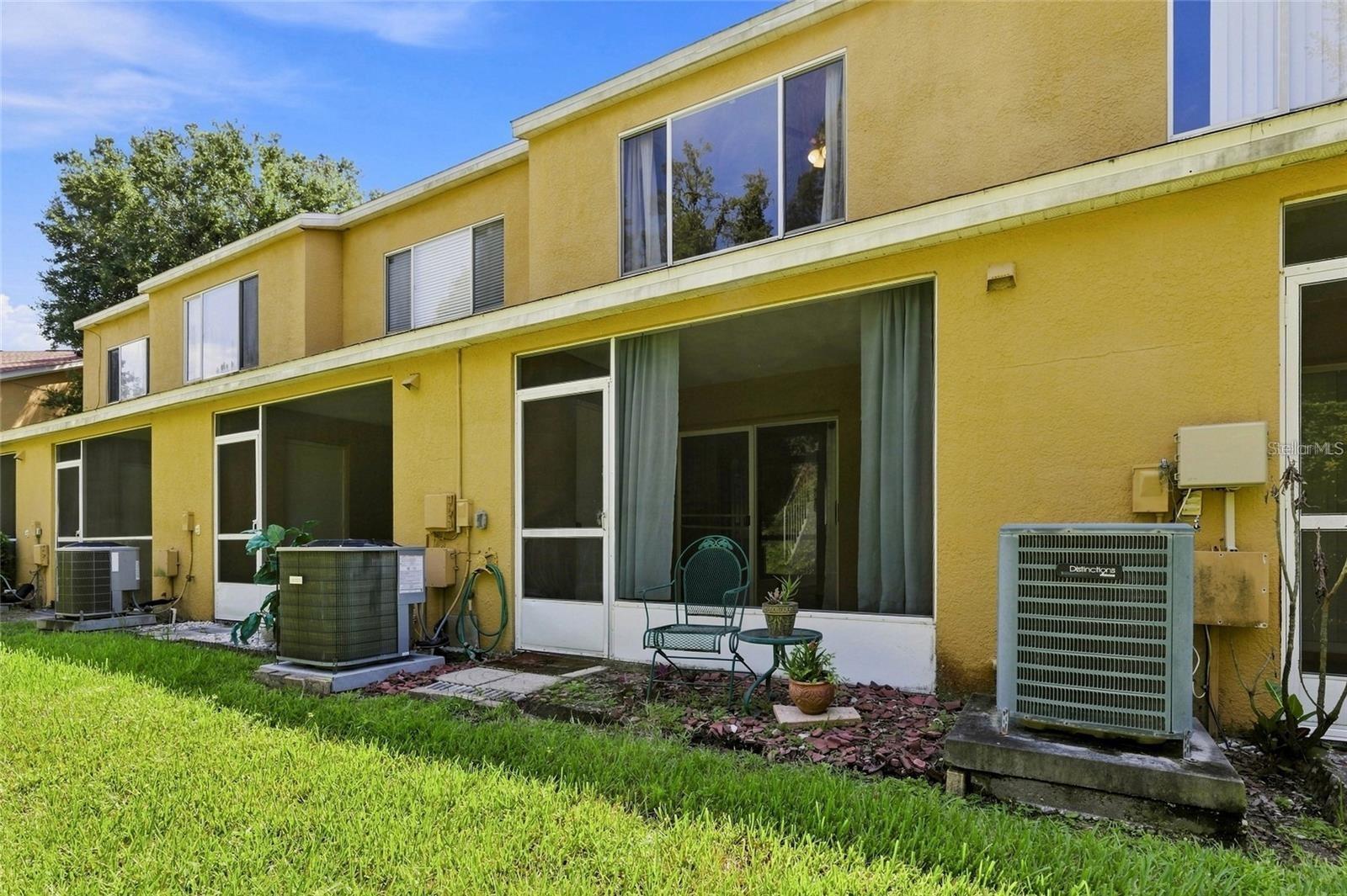 1339 COSTA MESA DR