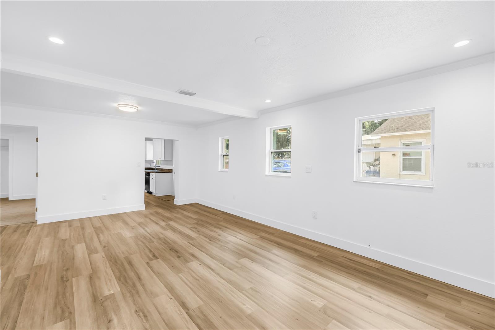 1306 E NEW ORLEANS AVE