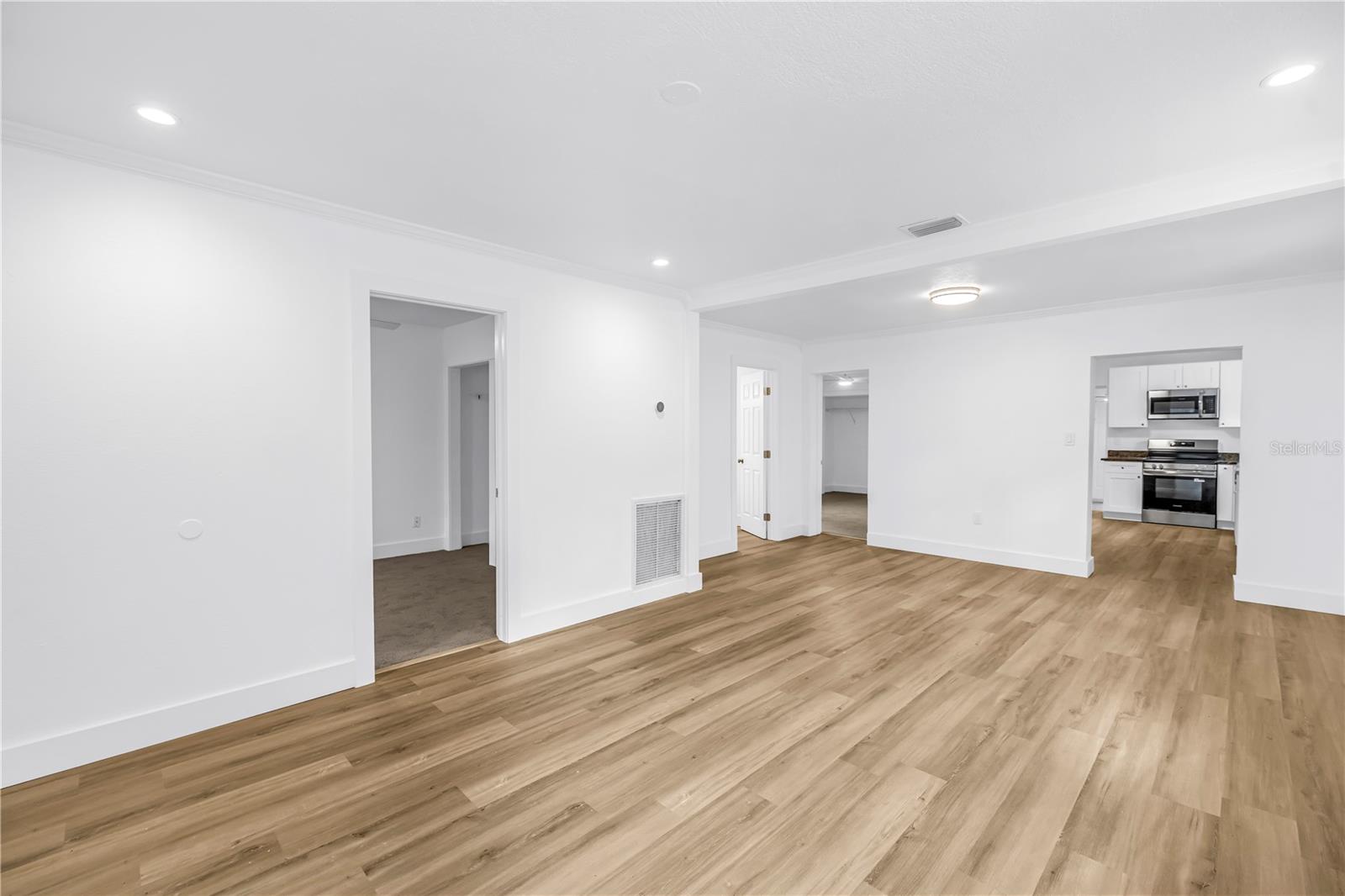 1306 E NEW ORLEANS AVE