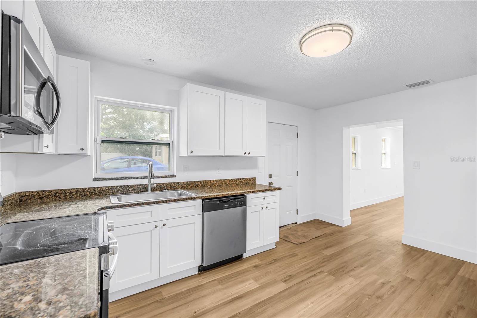 1306 E NEW ORLEANS AVE