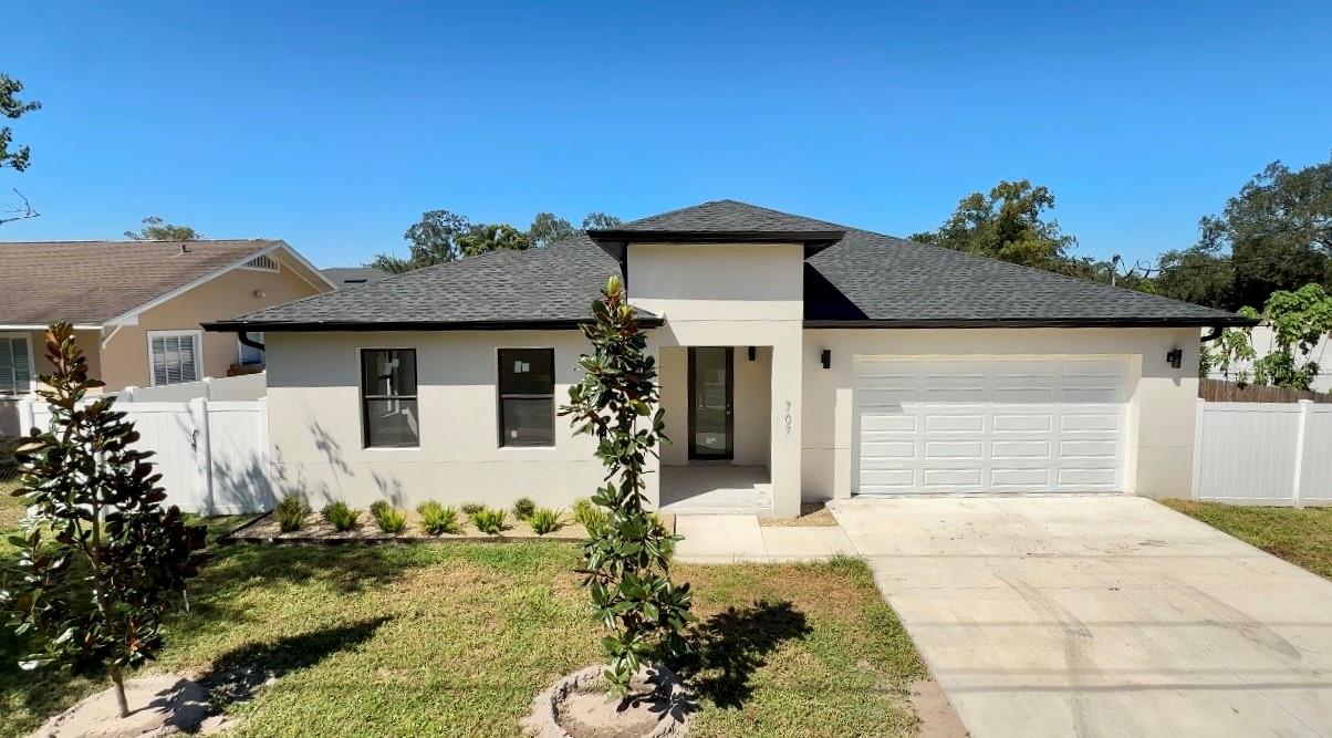 707 W COUNTRY CLUB DR