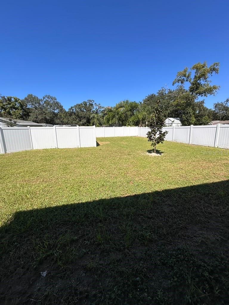 707 W COUNTRY CLUB DR