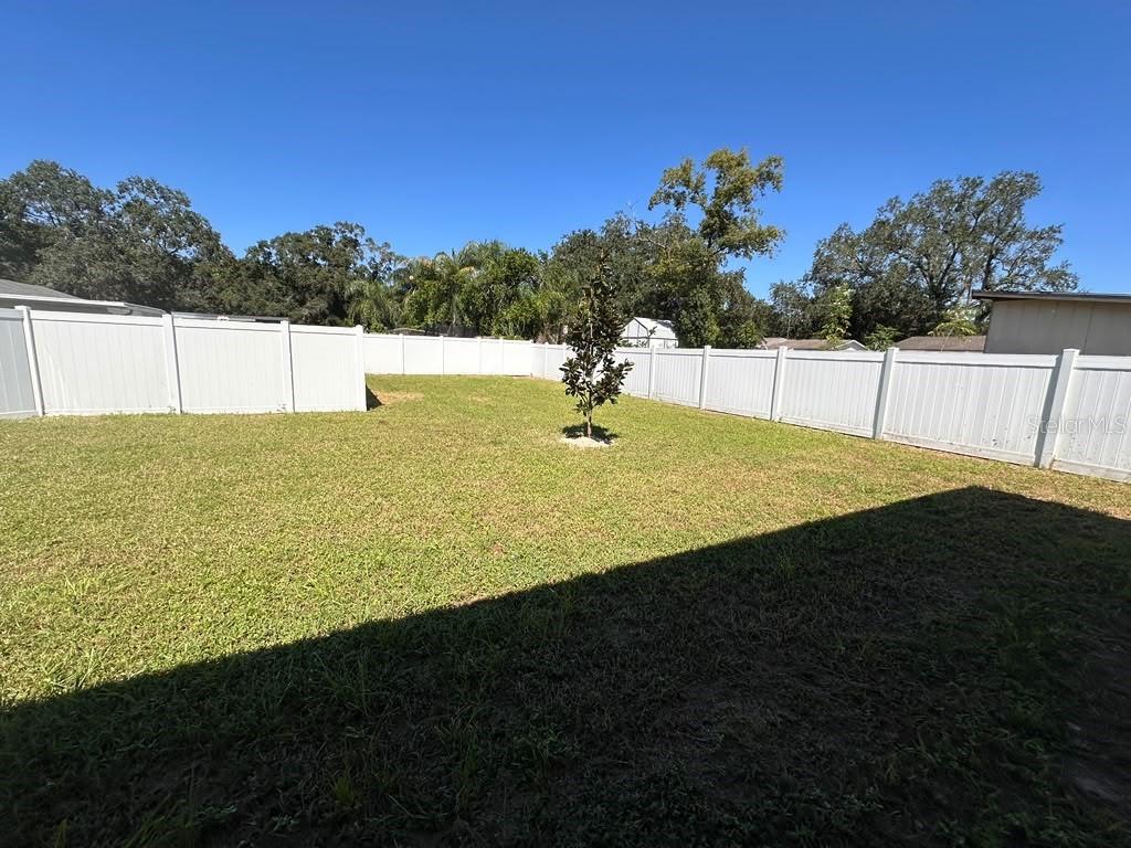 707 W COUNTRY CLUB DR