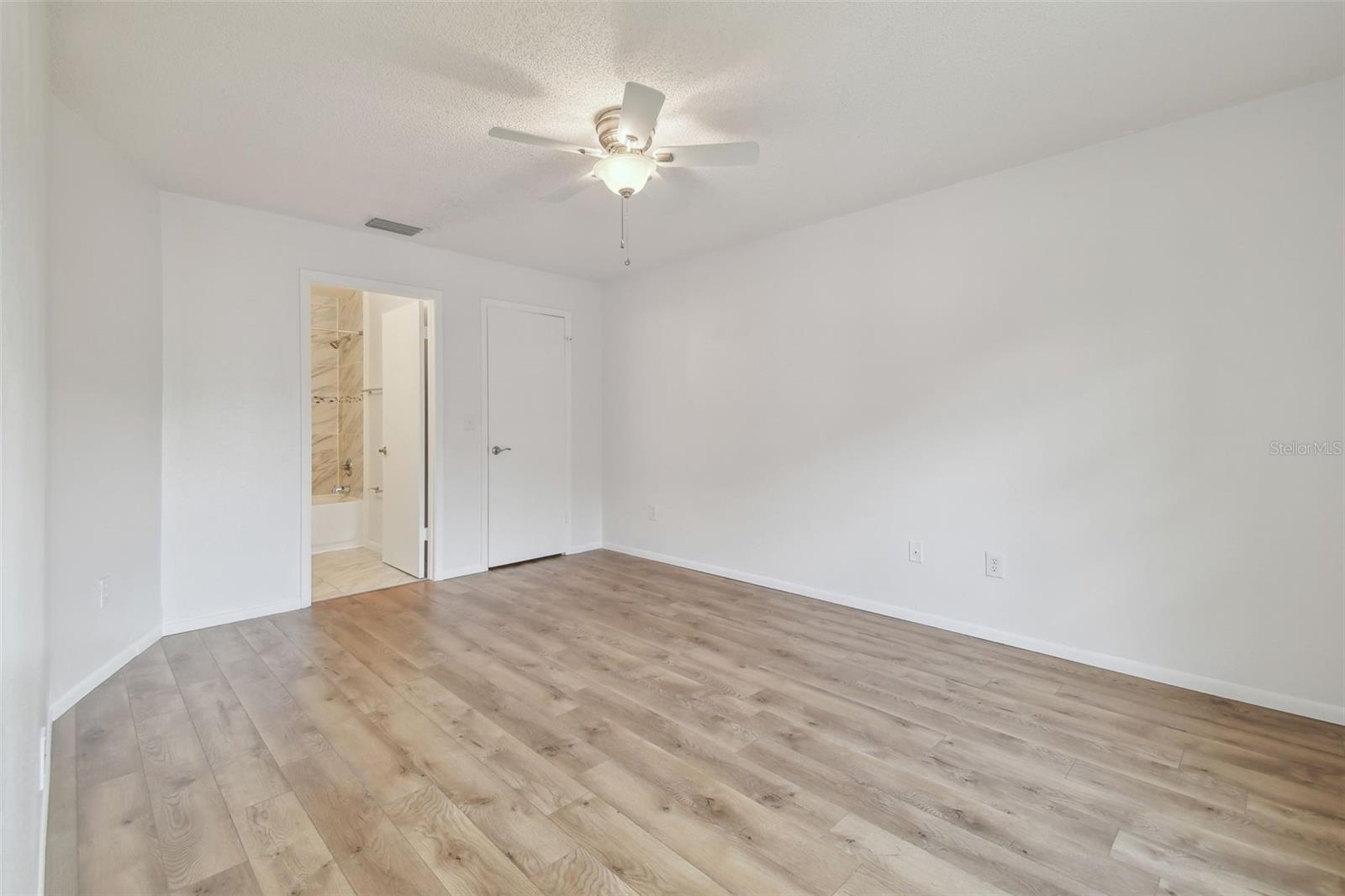 3964 DREAM OAK PL #201