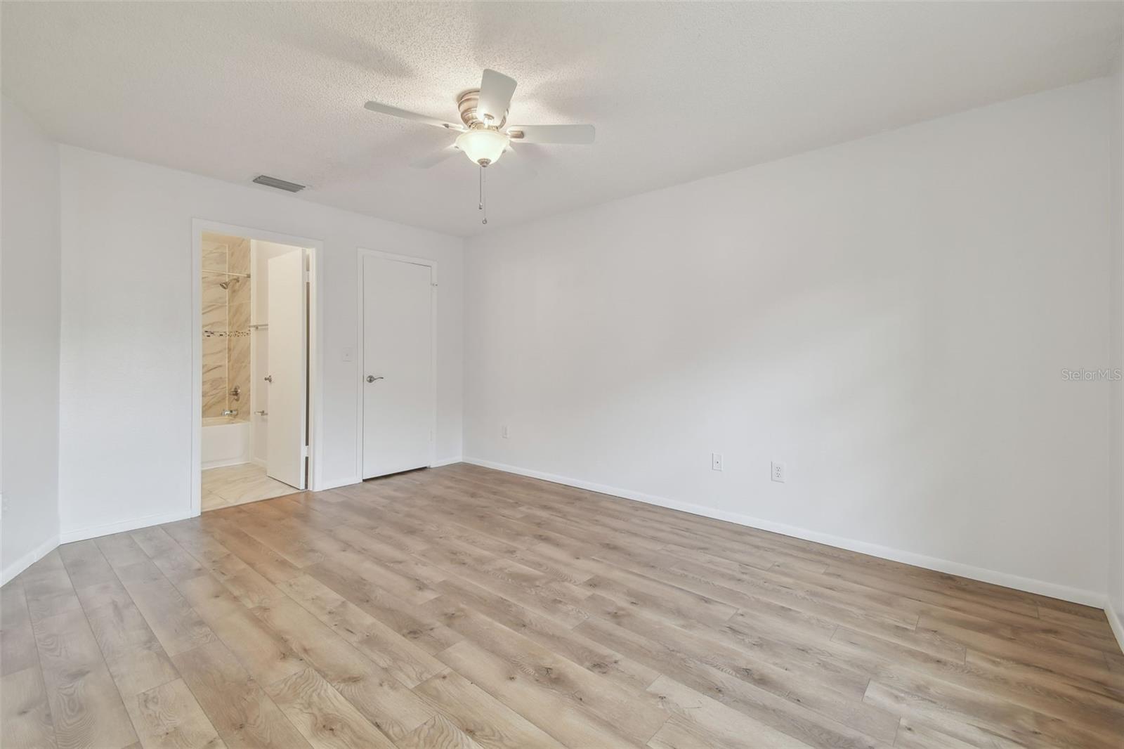 3964 DREAM OAK PL #201