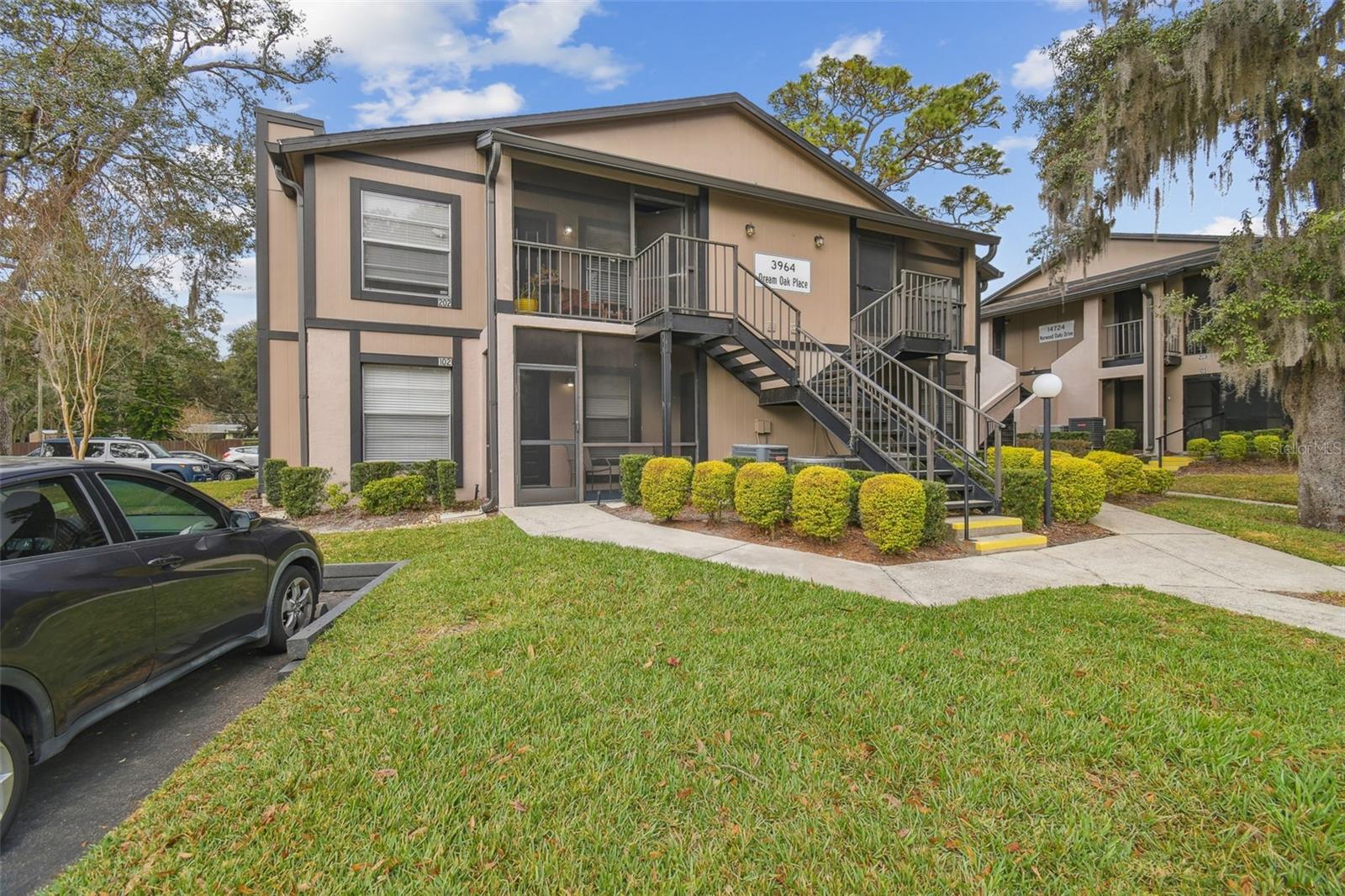 3964 DREAM OAK PL #201