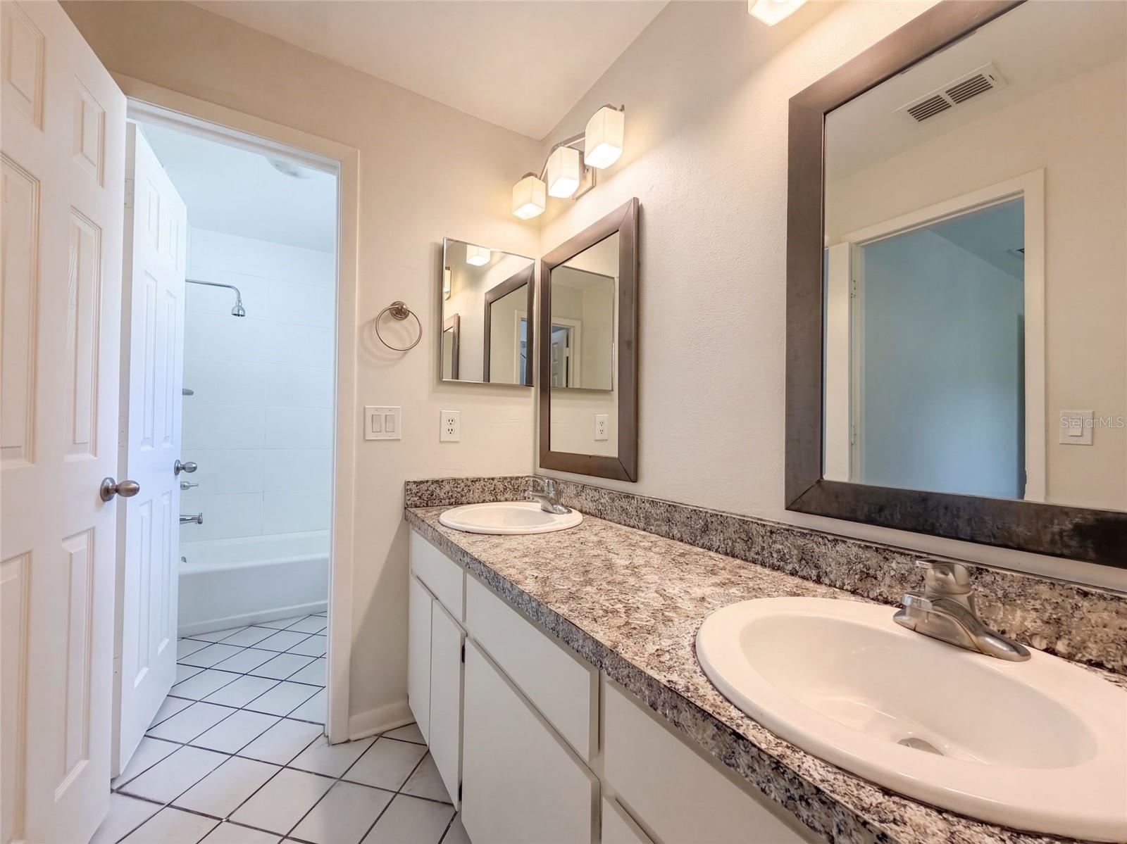 1711 AVANT ST