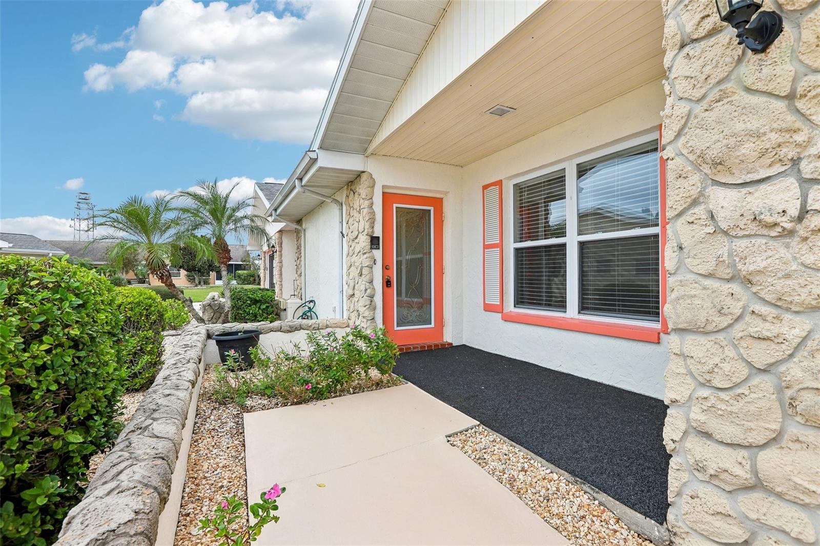 104 CACTUSFLOWER LN