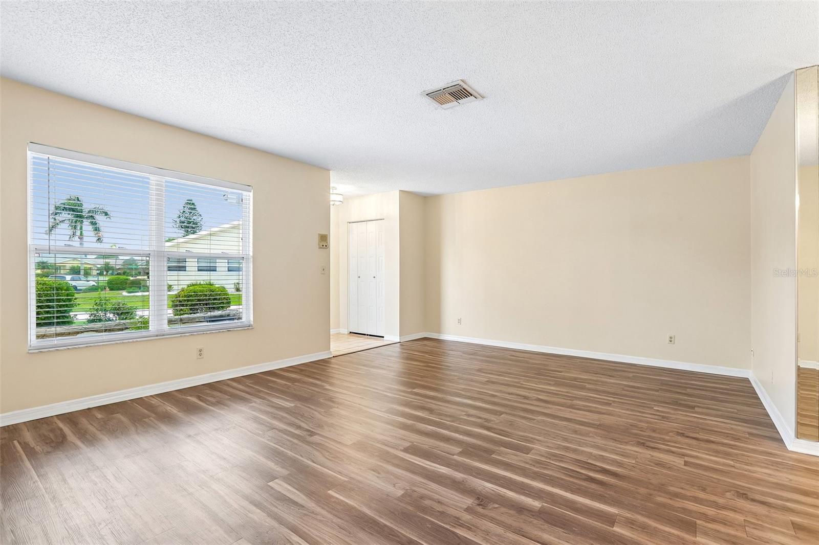 104 CACTUSFLOWER LN