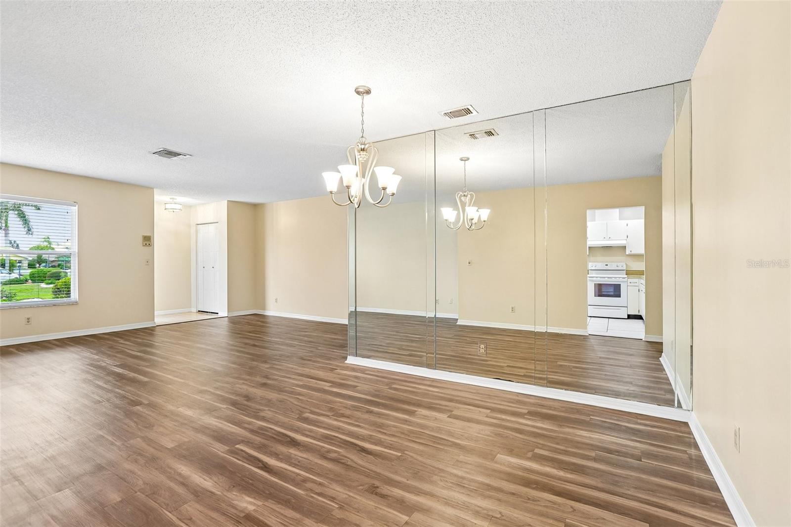 104 CACTUSFLOWER LN