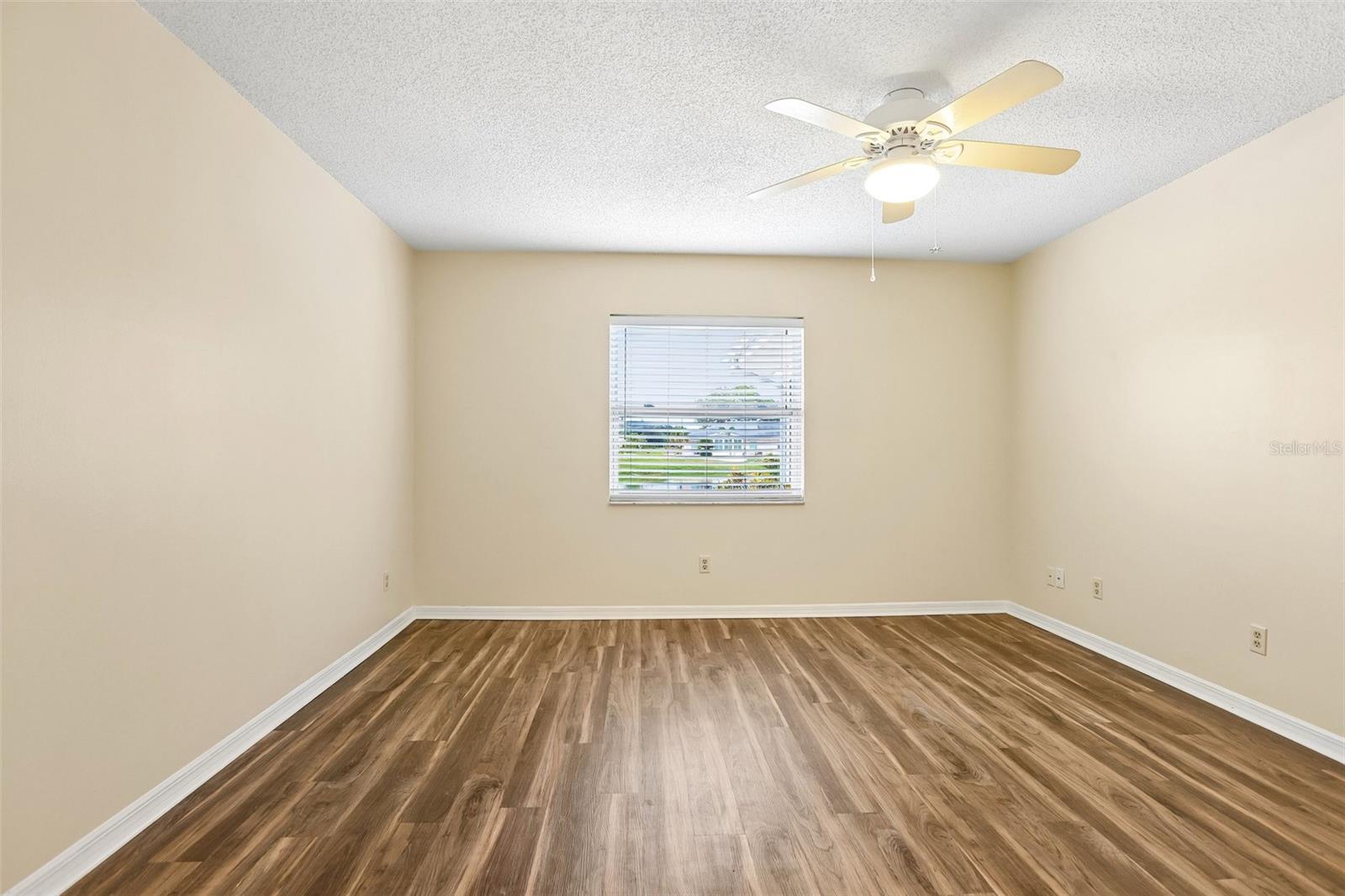 104 CACTUSFLOWER LN