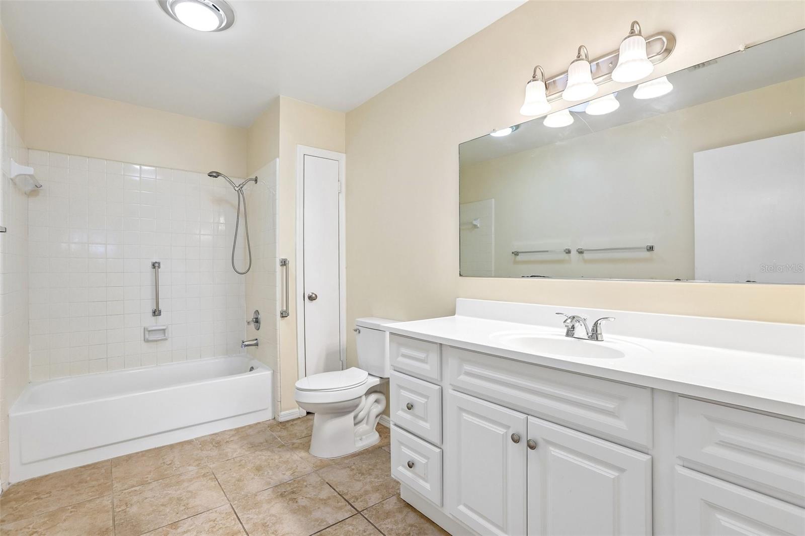 104 CACTUSFLOWER LN