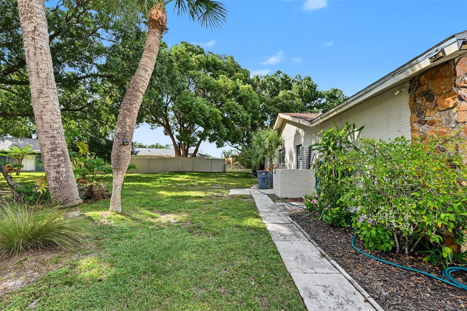 9915 WHITWORTH CT