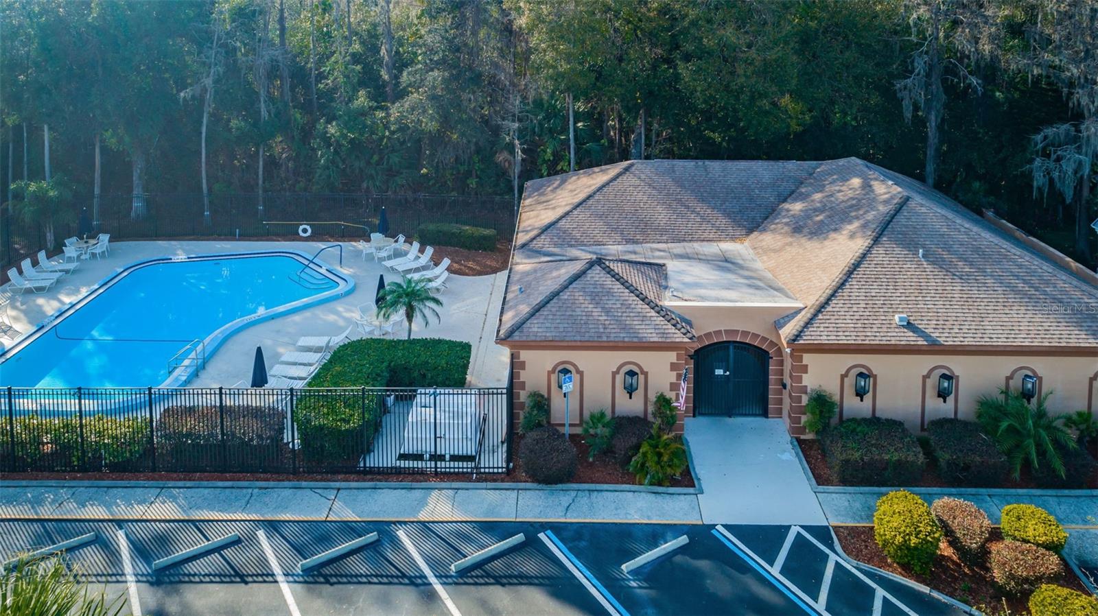 9915 WHITWORTH CT