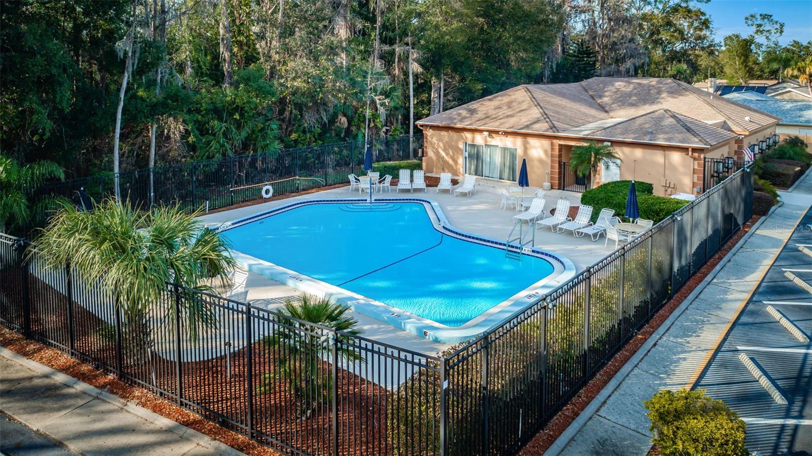 9915 WHITWORTH CT