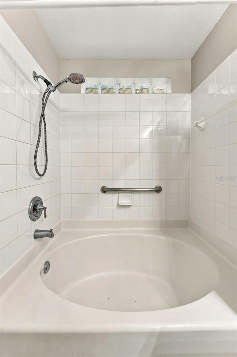 609 CAPE COD CIR