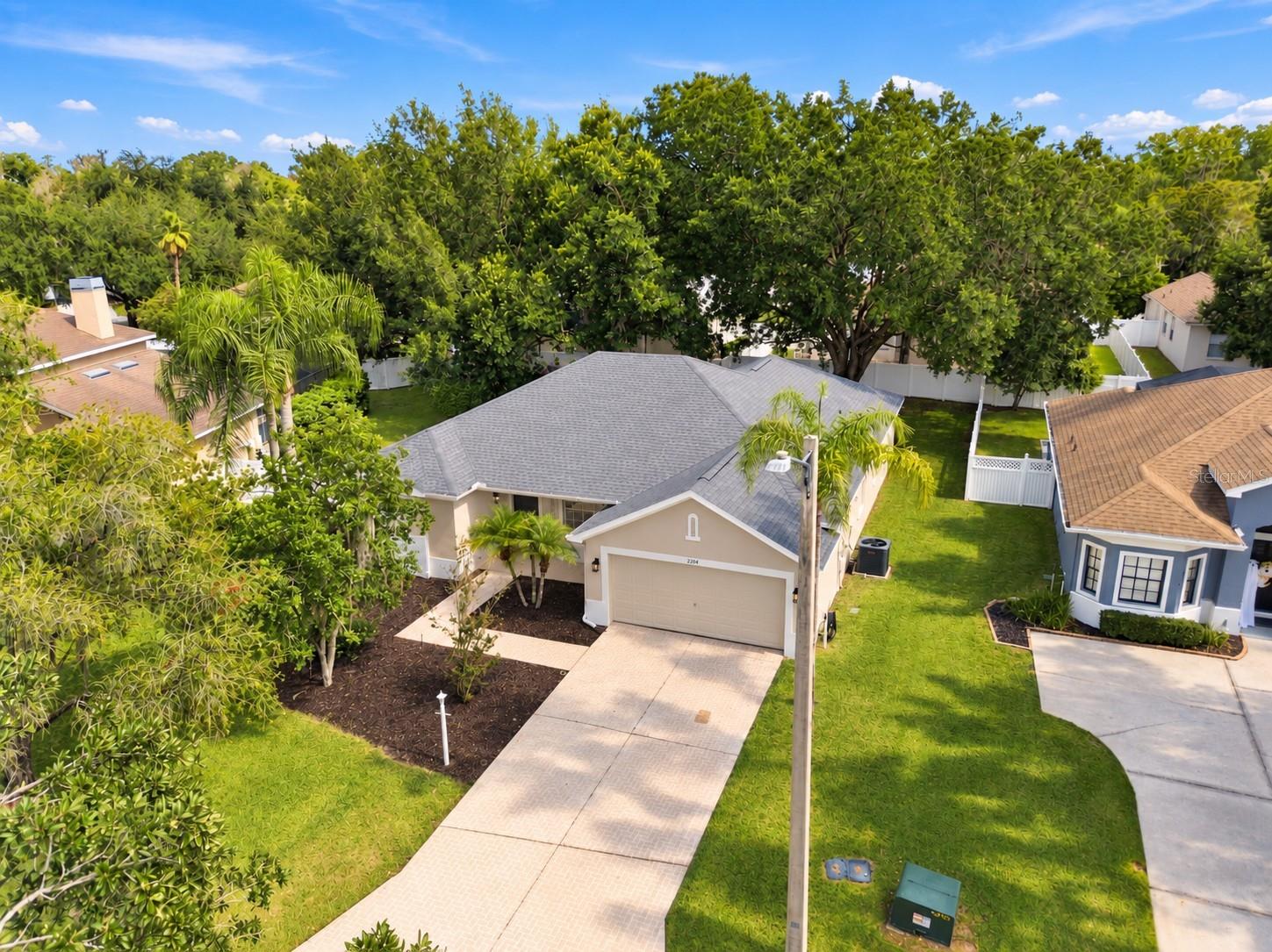 2804 BROOKE PINES CT