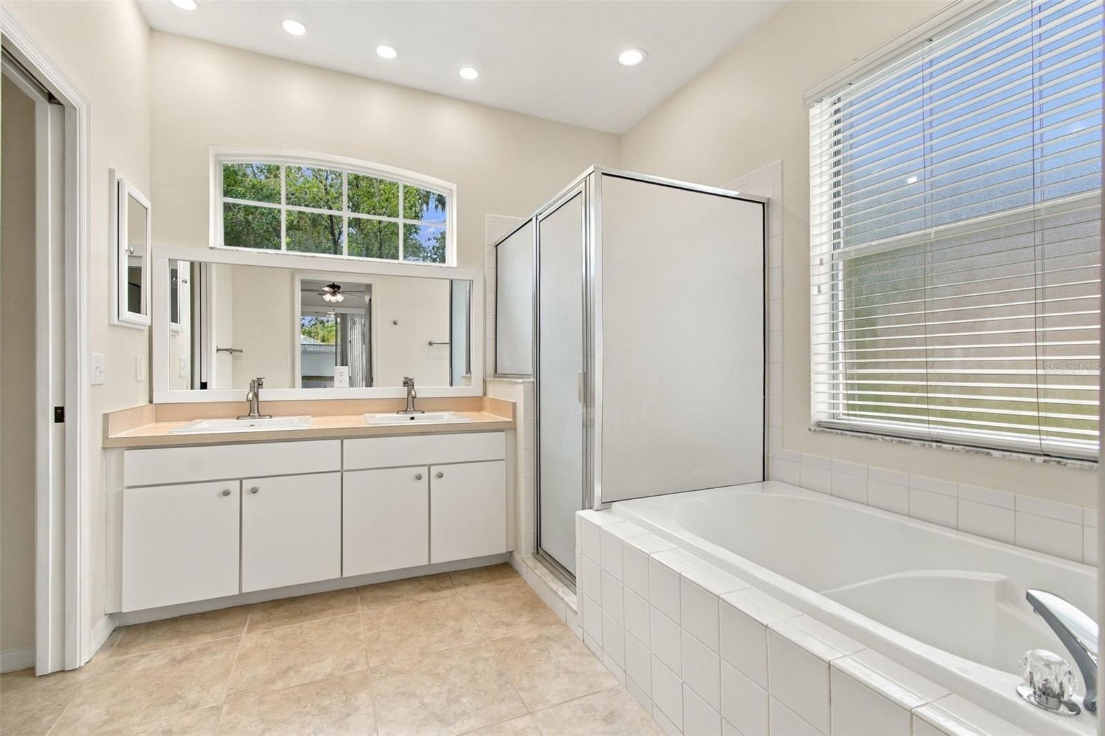 2804 BROOKE PINES CT
