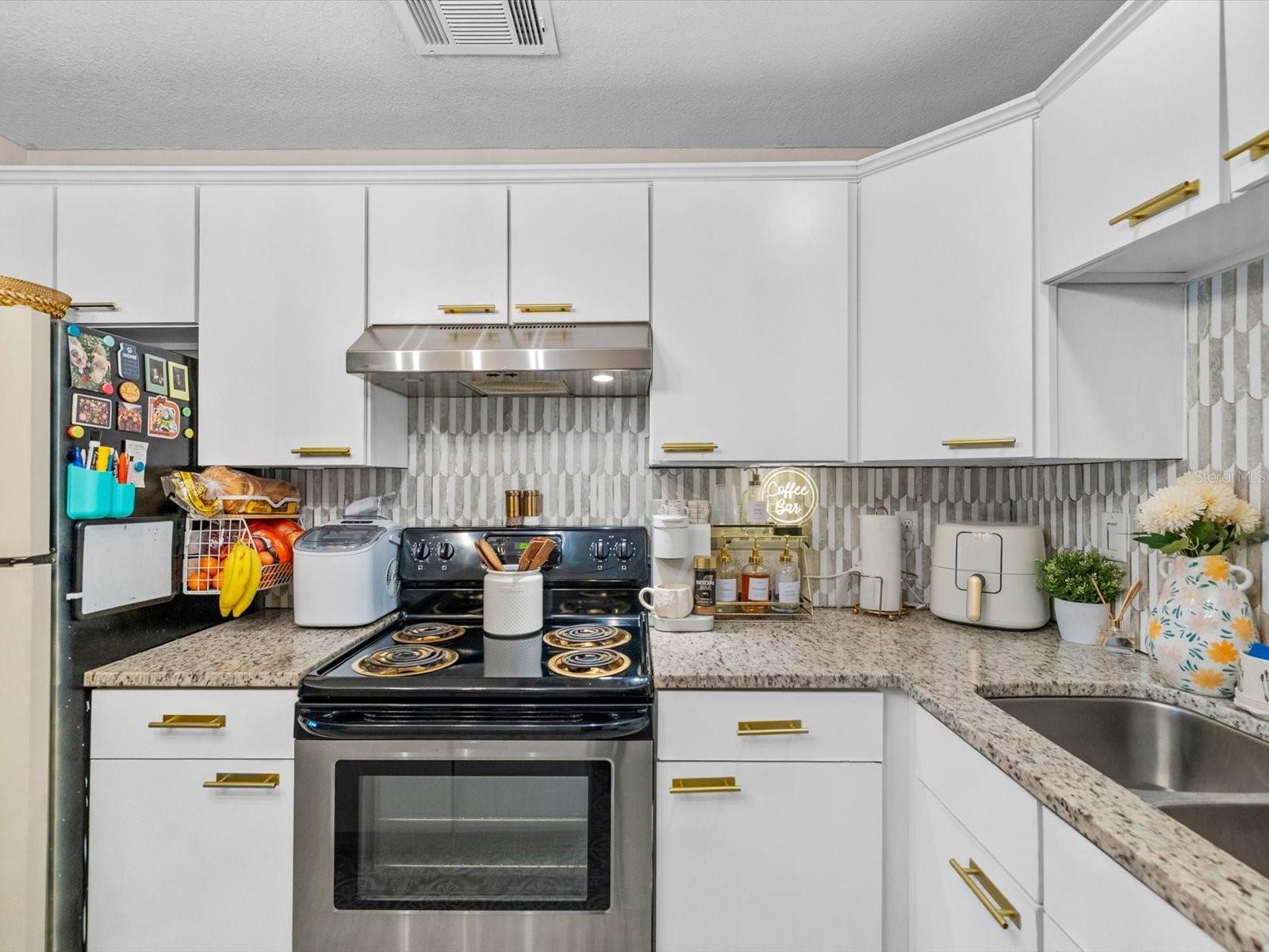 3220 LENWOOD DR