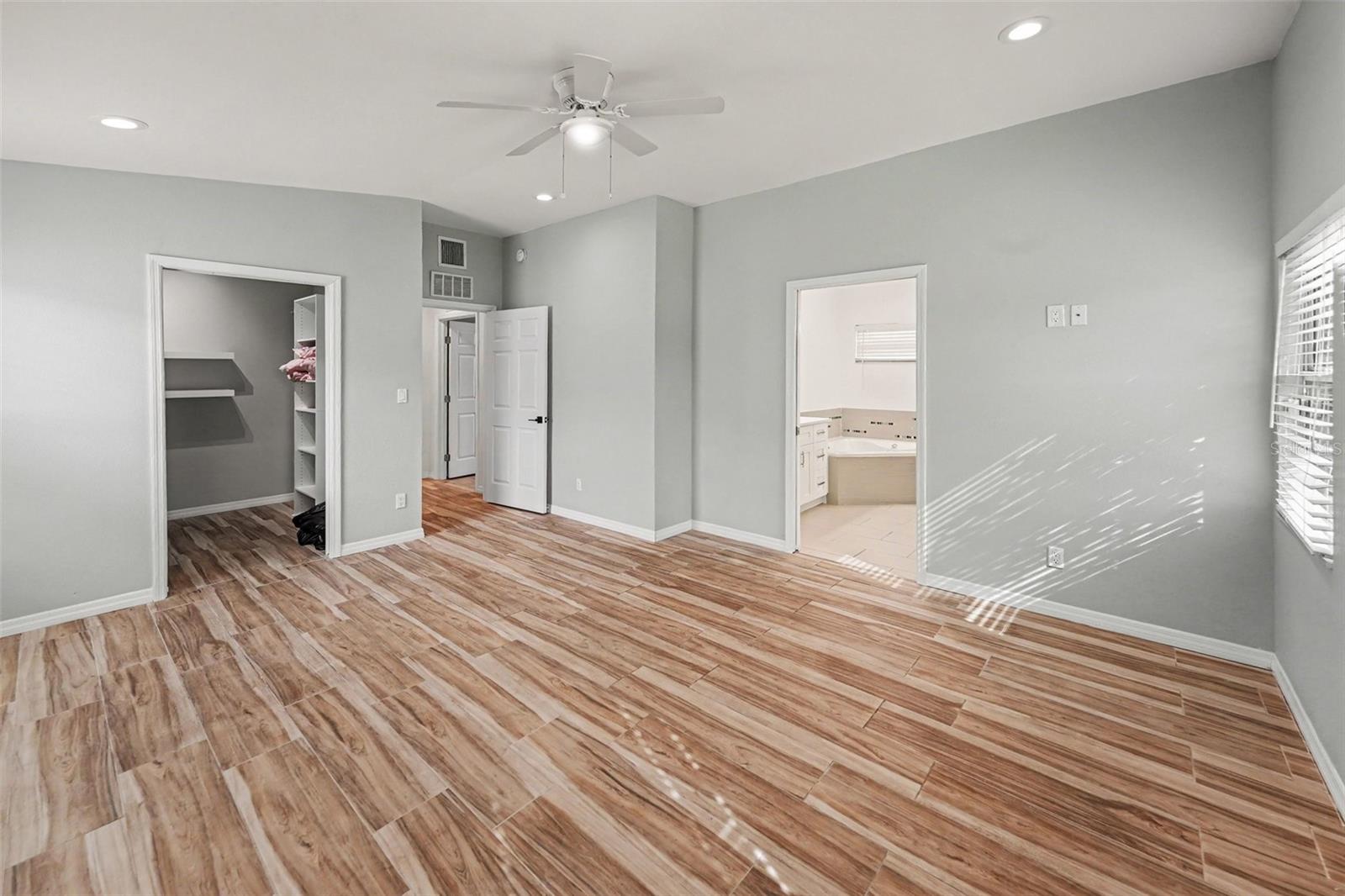 3936 E EDEN ROC CIR #1