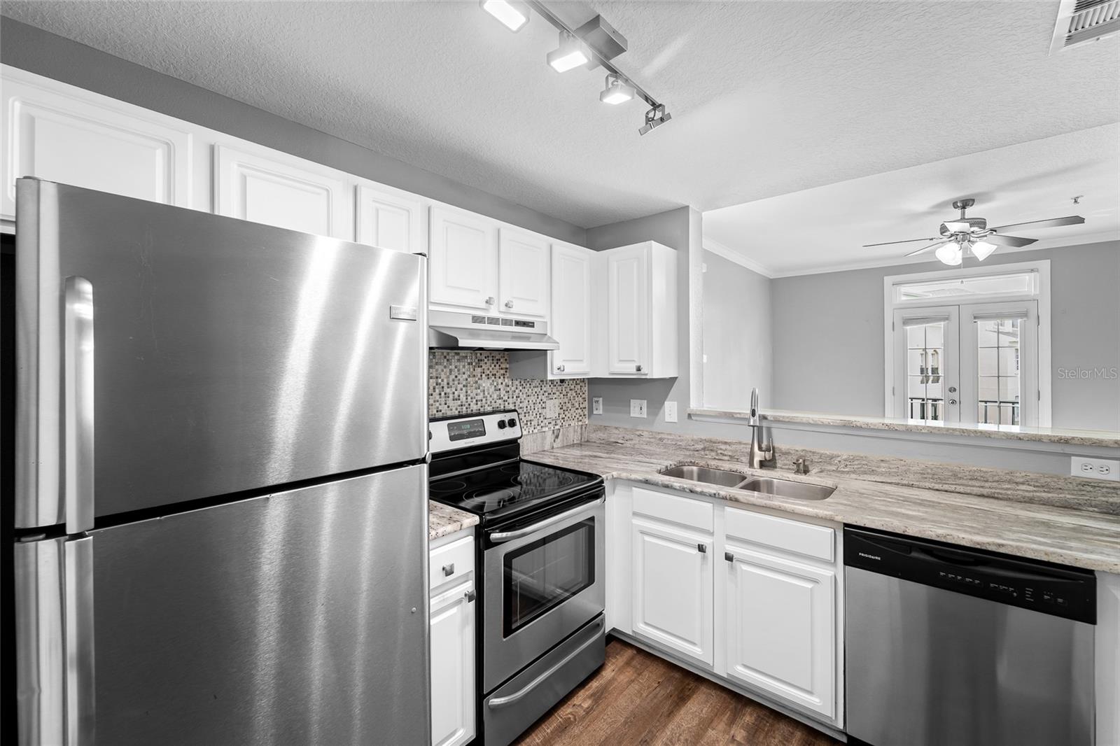501 KNIGHTS RUN AVE #2324
