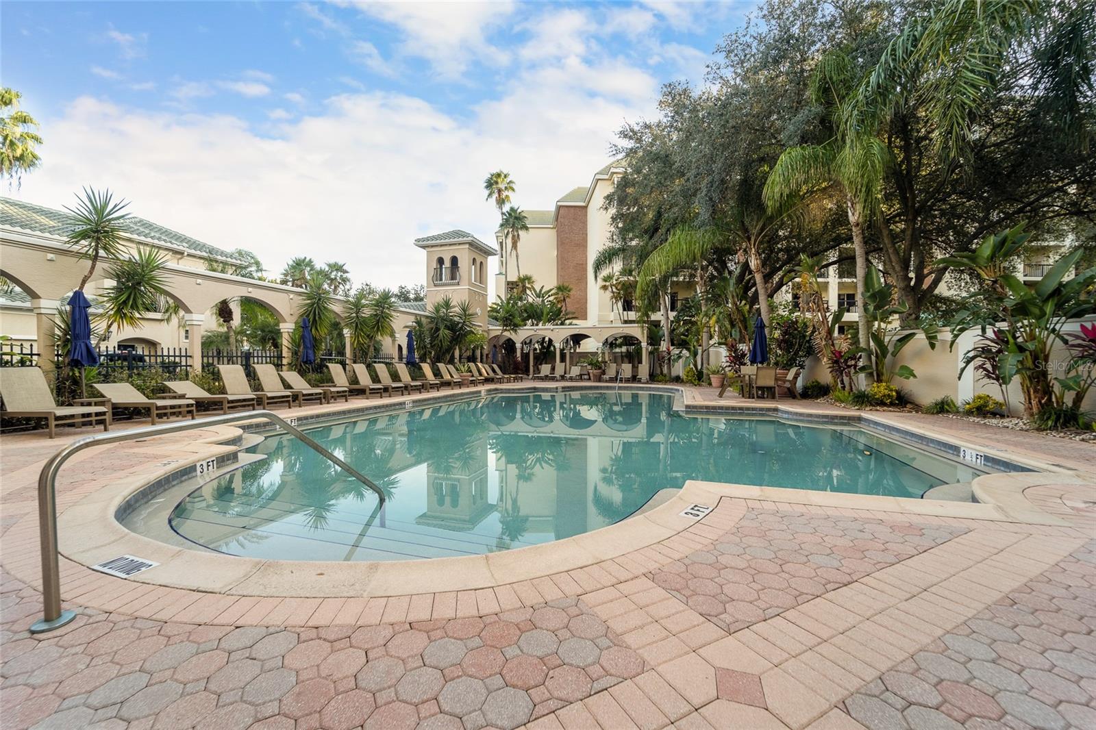 501 KNIGHTS RUN AVE #2324