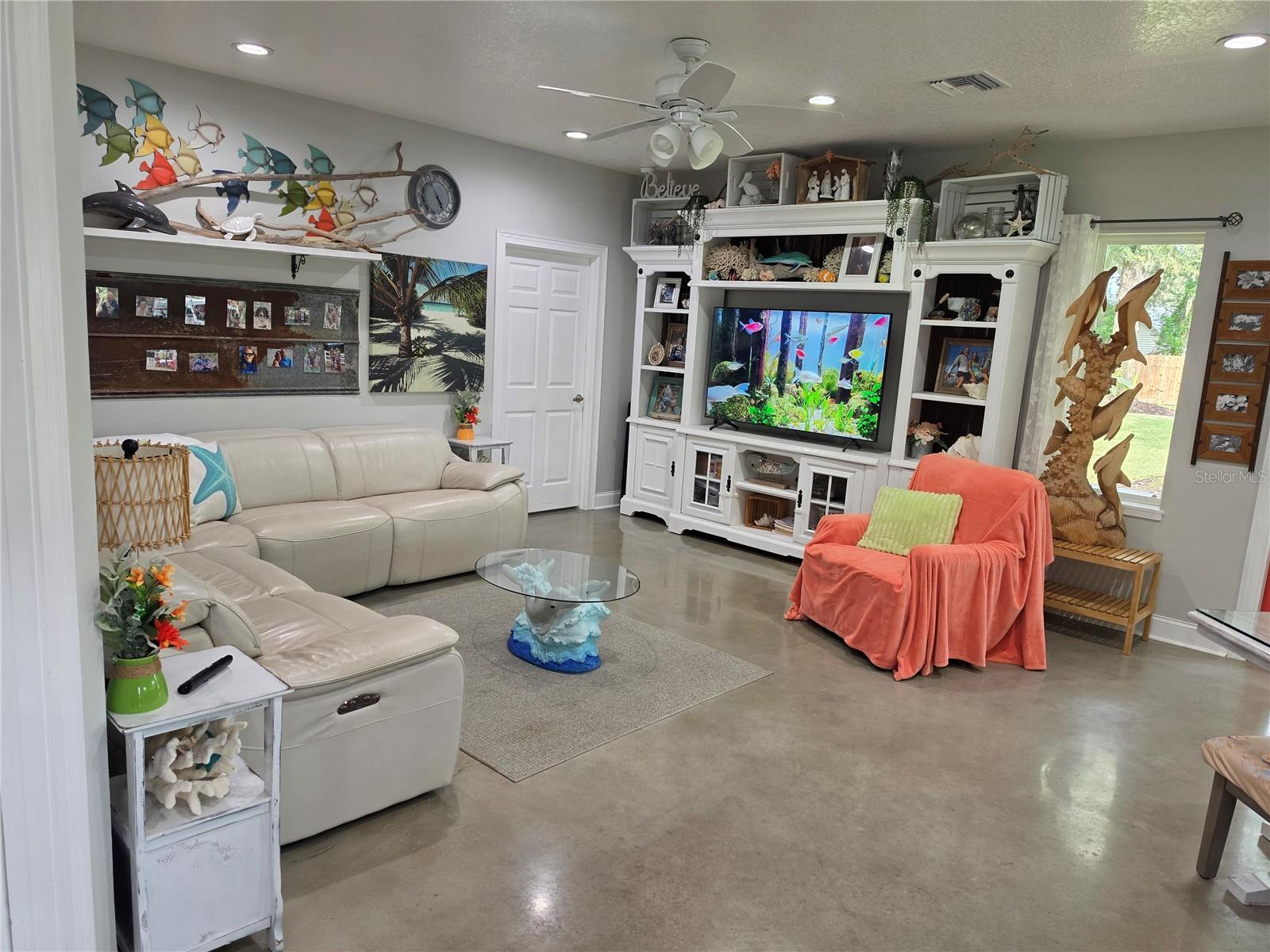 390 HENDERSON AVE