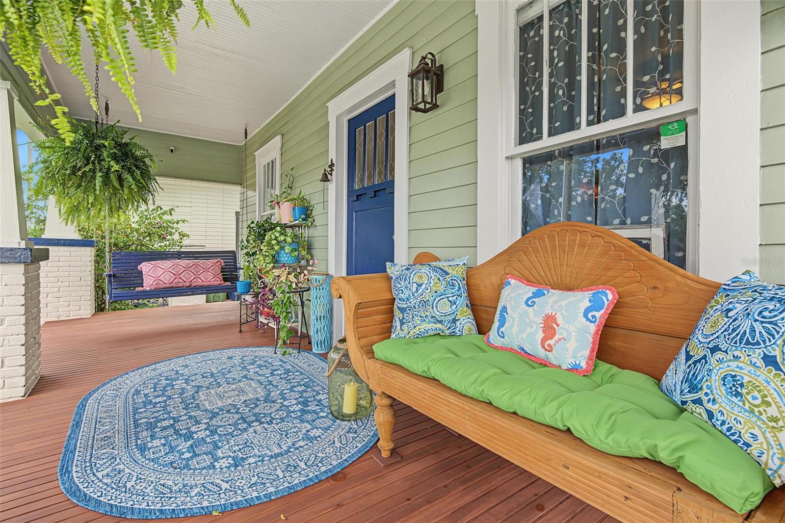 809 E FLORA ST