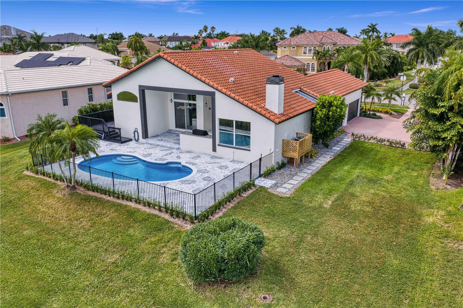 6402 RUBIA CIR