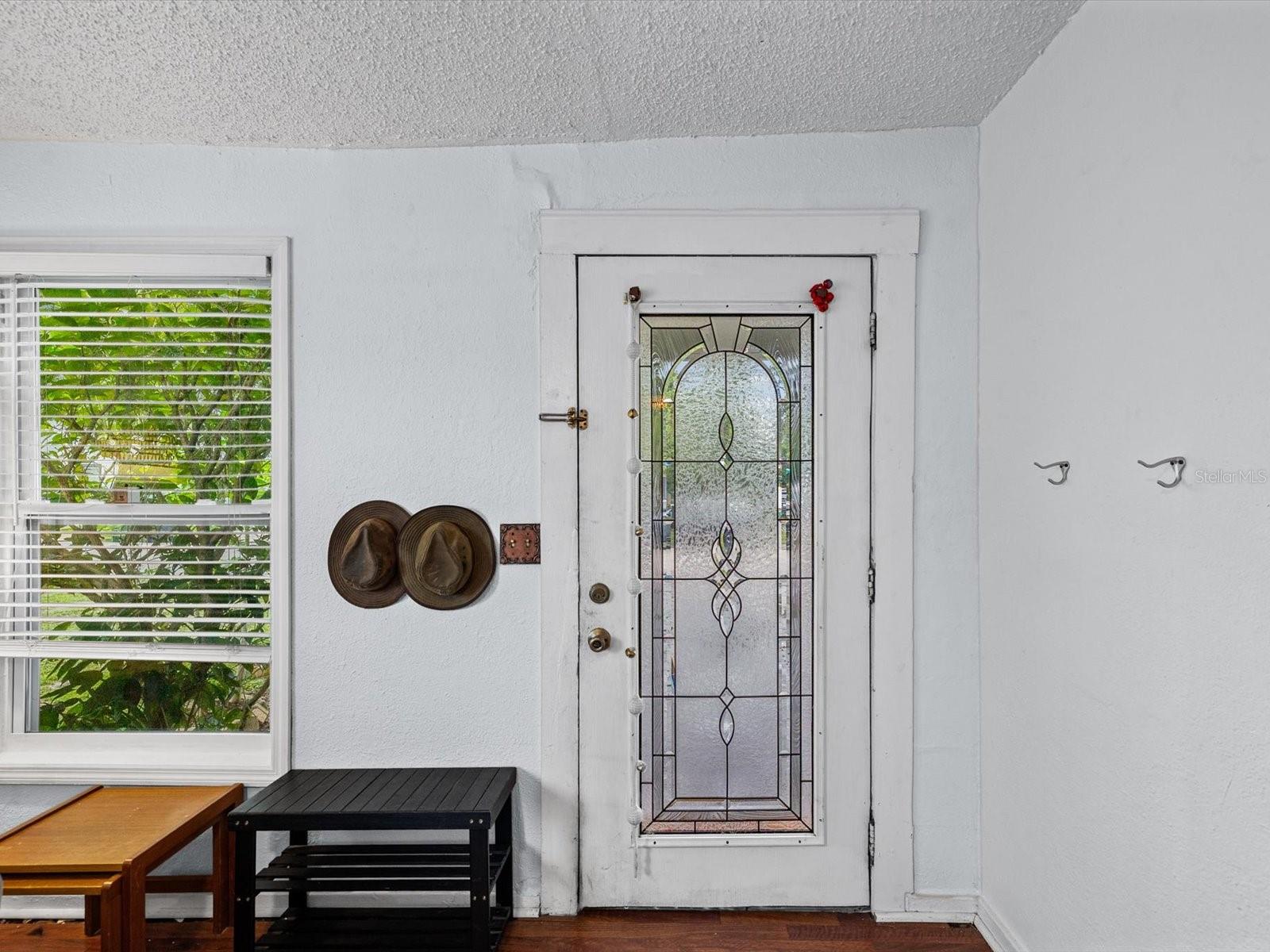 910 E ESKIMO AVE
